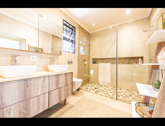 4 BEDROOM FREEHOLD TO LET IN WESTVILLE